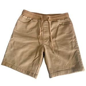 Men’s khaki shorts Size: M